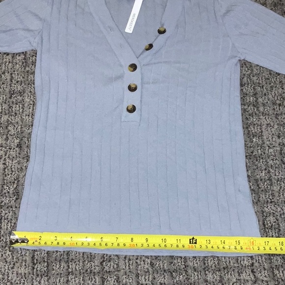 Merokeety knit pull over gray  1/4 decorative button v neck sweater NWT - Picture 6 of 8